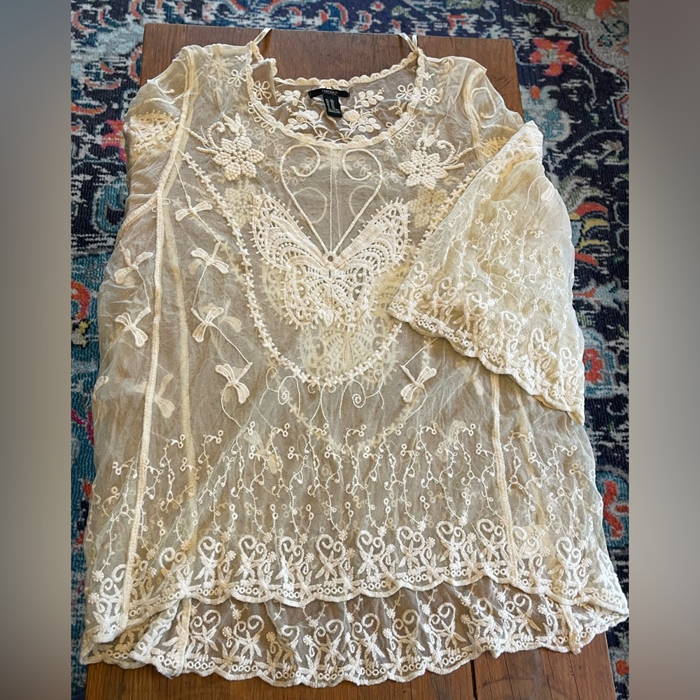 Women’s lace top